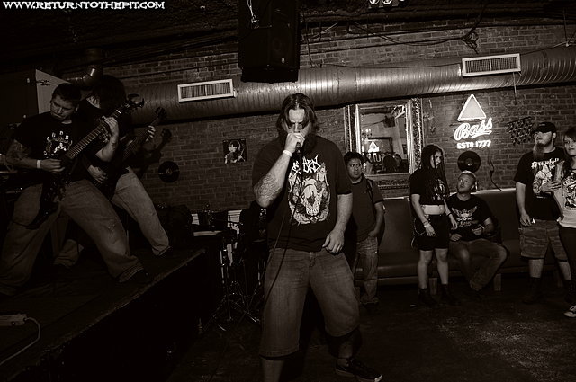 [abdicate on Oct 6, 2012 at Tobacco Road (New York, New York)]