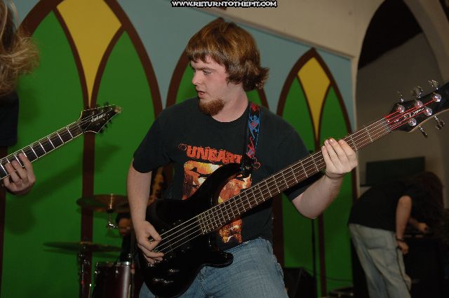 [absence of the sun on Apr 22, 2006 at QVCC (Worcester, MA)]