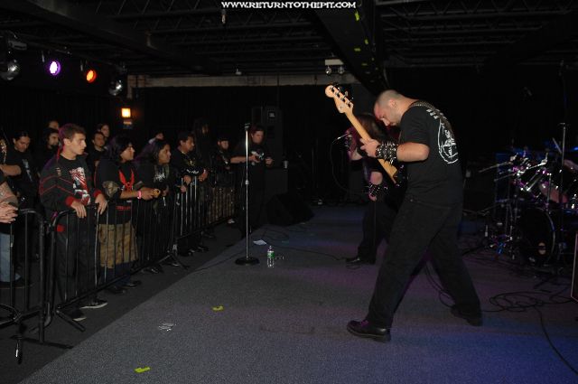 [baphomets horns on Oct 28, 2006 at Bottoms Up (Flushing, NY)]