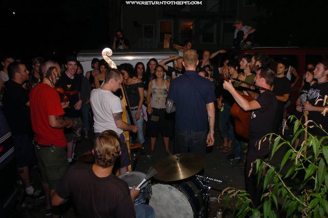 [bread and roses on Aug 27, 2005 at the Library (Allston, Ma)]