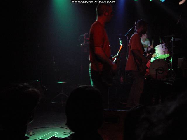 [built to spill on Sep 18, 2001 at the Paradise (Boston, Ma)]