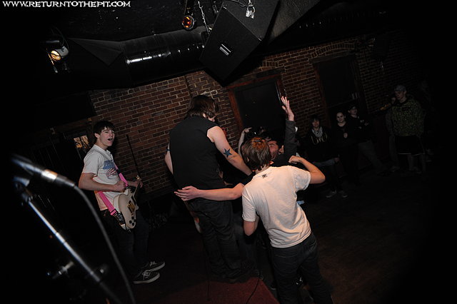[chasing dying dreams on Feb 8, 2009 at Dover Brick House (Dover, NH)]