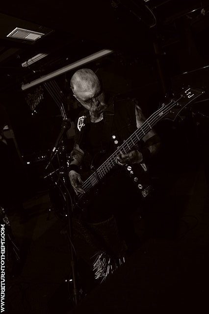 [darkwor on Apr 30, 2011 at Club Oasis (Worcester, MA)]