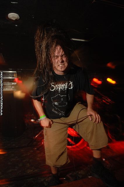 [decapitated on Oct 7, 2006 at Mark's Showplace (Bedford, NH)]
