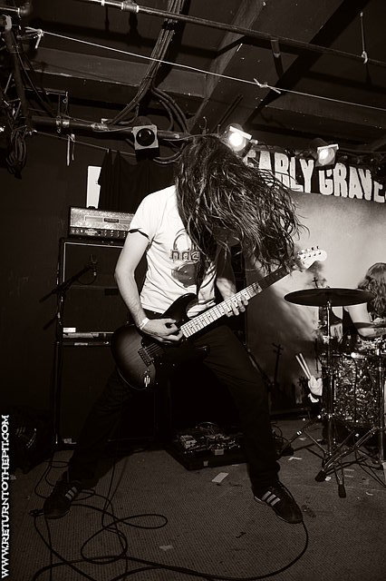 [early graves on May 2, 2013 at Great Scott's (Allston, MA)]