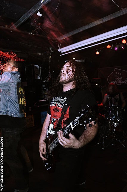 [early graves on Jul 13, 2010 at Dover Brickhouse (Dover, NH)]