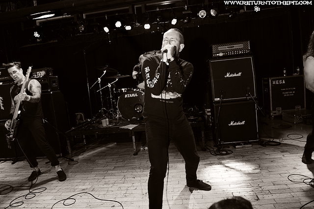 [early graves on May 24, 2015 at Baltimore Sound Stage (Baltimore, MD)]