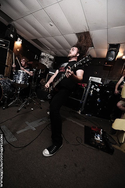 [early graves on Jul 14, 2010 at Anchors Up (Haverhill, MA)]
