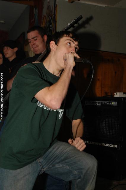[fall of decrepitude on Dec 19, 2003 at Exit 23 (Haverhill, Ma)]