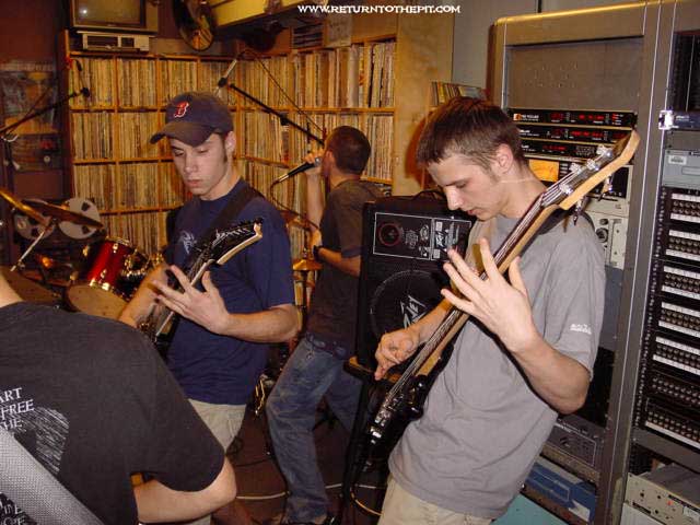 [held hostage on Jul 9, 2002 at Live in the WUNH studios (Durham, NH)]