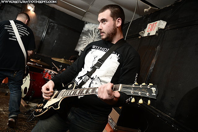 [hollow earth on Nov 8, 2012 at Anchors Up (Haverhill, MA)]