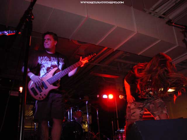 [into eternity on Jul 27, 2002 at Milwaukee Metalfest Day 2 relapse (Milwaukee, WI)]