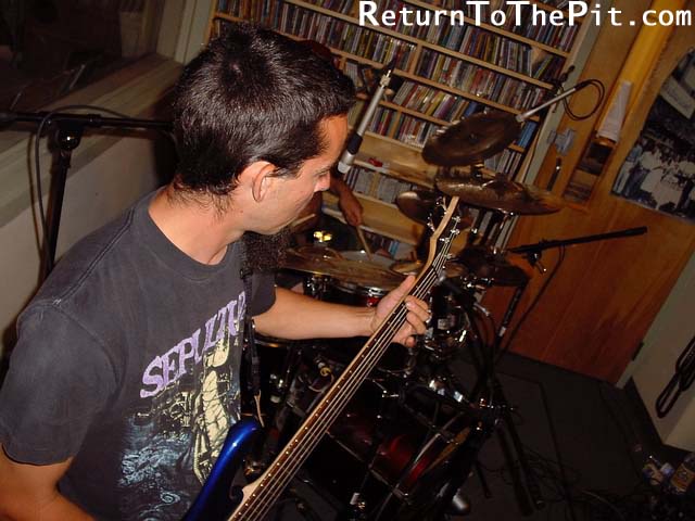 [life at zero on Aug 28, 2001 at Live in the WUNH studios (Durham, NH)]
