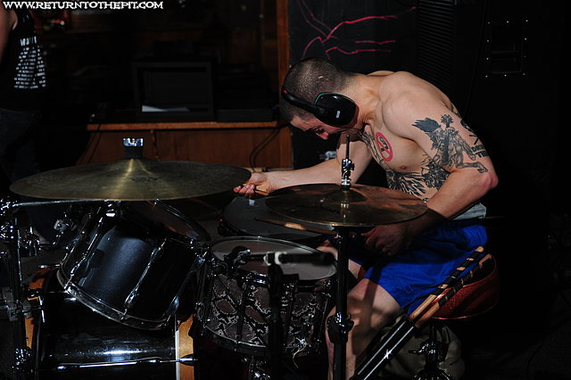 [living void on Apr 1, 2011 at Club Oasis (Worcester, MA)]