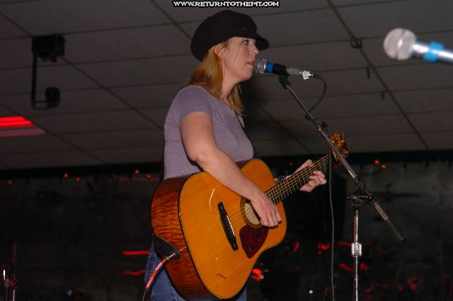 [mary lou lord on Jul 14, 2005 at Roller Kingdom - second main stage (Hudson, Ma)]