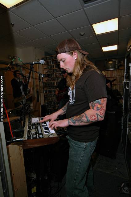 [mercury switch on Apr 25, 2005 at Live in the WUNH Studios (Durham, NH)]