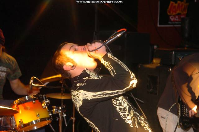 [misled to ruins on Nov 20, 2005 at Club 125 - second stage(Bradford, Ma)]