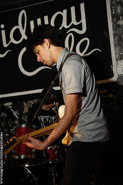 [no illusions on Nov 29, 2008 at Midway Cafe (Jamaica Plain, MA)]