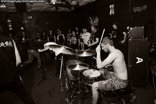 [oathbreaker on Aug 14, 2012 at Anchors Up (Haverhill, MA)]