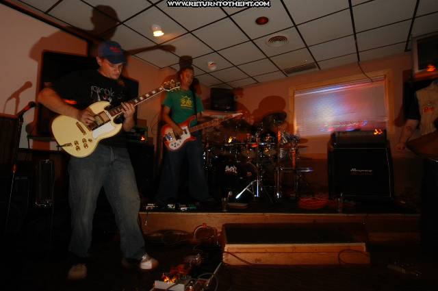 [palace in thunderland on Aug 7, 2005 at Dee Dee's Lounge (Quincy, Ma)]