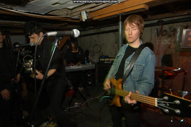 [radio berlin on Apr 2, 2004 at the Dirty Basement (Dover, NH)]