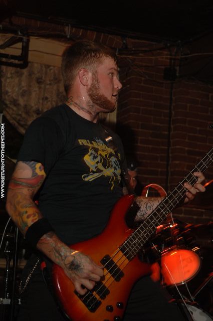 [below the rise on Jul 13, 2006 at Milly's Tavern (Manchester, NH)]