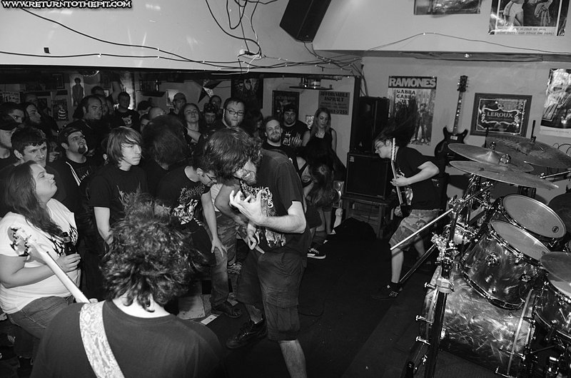 [scaphism on May 21, 2011 at PT-109 (Allston, MA)]