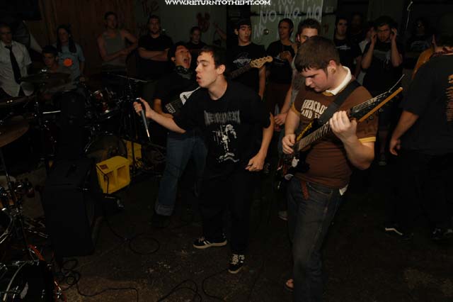 [shading the end on Aug 28, 2003 at Box of Knives (Olneyville, RI)]