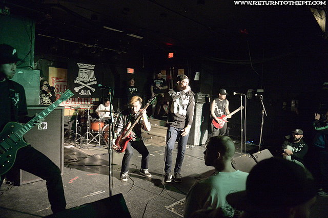 [shark ethic on Apr 19, 2015 at the Palladium - Secondstage (Worcester, MA)]