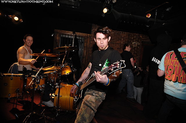 [shatter this world on Feb 8, 2009 at Dover Brick House (Dover, NH)]