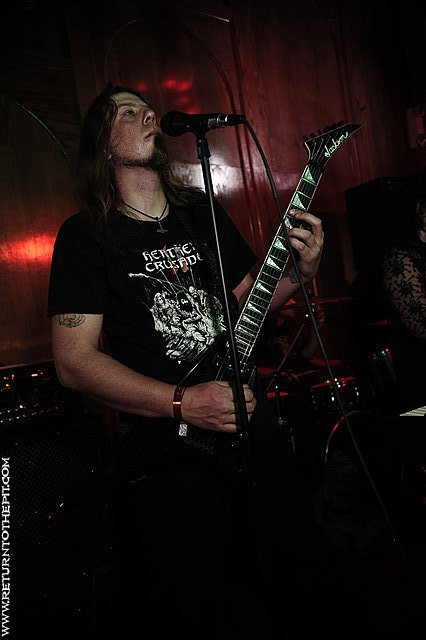 [shroud of bereavement on Apr 17, 2009 at Chasers - Thirdstage (Worcester, MA)]