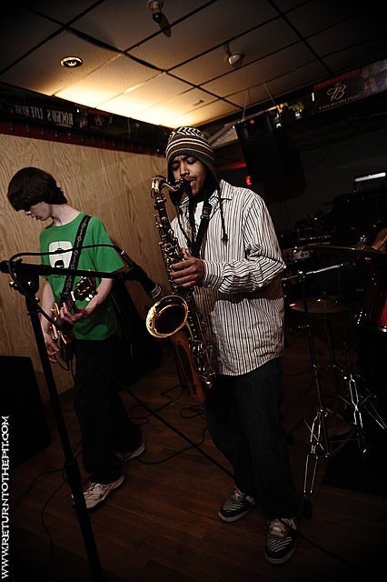 [silent distortion on Jan 17, 2009 at Rocko's (Manchester, NH)]