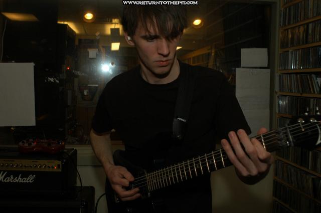 [solipsist on Mar 15, 2004 at Live in the WUNH studios (Durham, NH)]