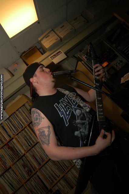 [teratism on Apr 5, 2004 at Live in the WUNH Studios (Durham, NH)]