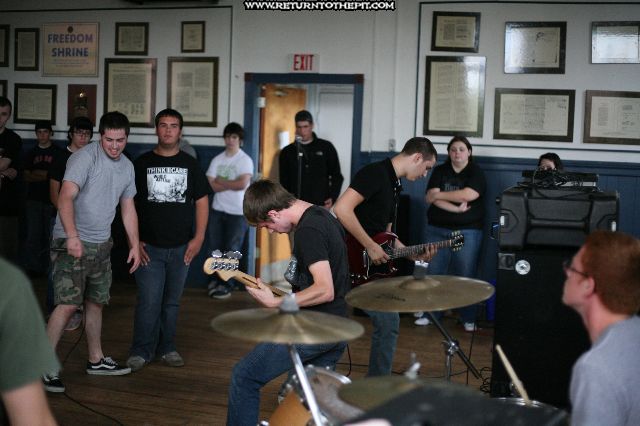 [the carrier on Sep 10, 2006 at Legion Hall #3 (Nashua, NH)]