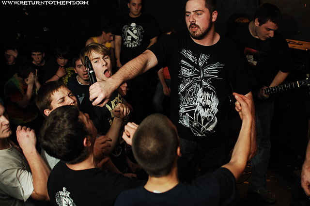 [the carrier on Dec 26, 2008 at Anchors Up (Havrhill, MA)]