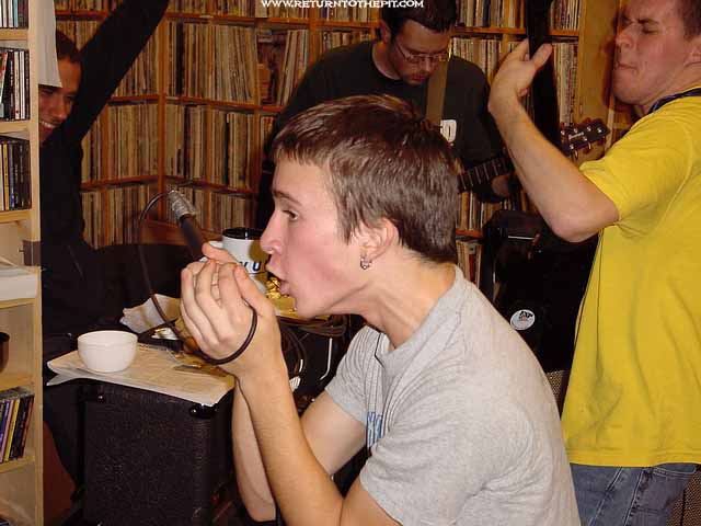 [the failsafe device on Nov 19, 2002 at Live in the WUNH studios (Durham, NH)]