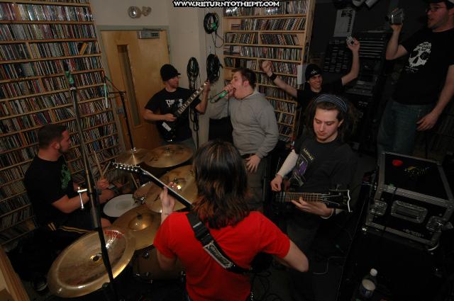 [the hostage heart on Feb 7, 2005 at Live in the WUNH Studios (Durham, NH)]