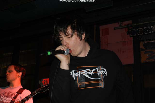 [the nightmare continues on Apr 6, 2003 at the Met Cafe (Providence, RI)]