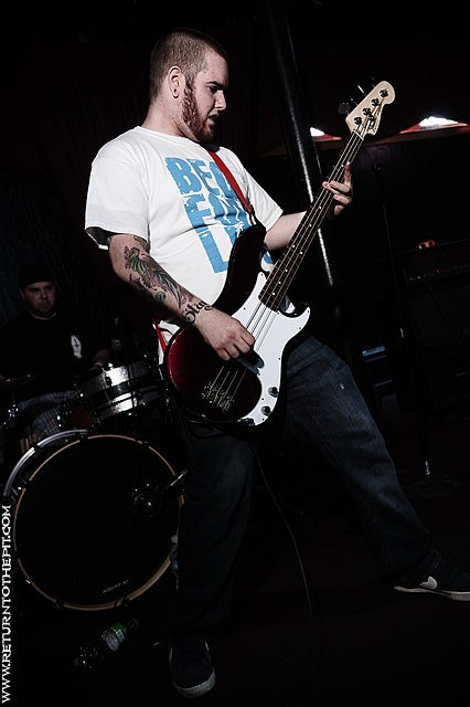 [weight of the crown on May 10, 2009 at Club Hell (Providence, RI)]