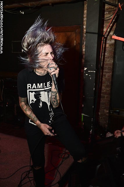 [youth code on Sep 7, 2016 at Great Scott's (Allston, MA)]